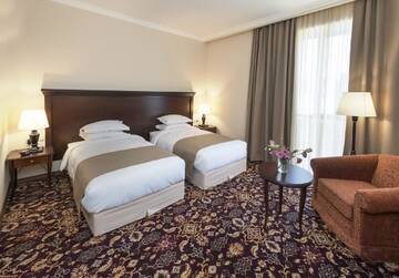 Просторный двухместный номер с 2 отдельными кроватями в Отеле Ani Grand Hotel Yerevan